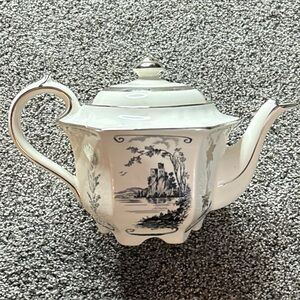 Vintage Sadler Black Castles #1841 Platinum Accented Hexagon Shape Teapot